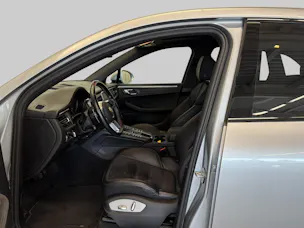 PORSCHE Macan GTS PDK
