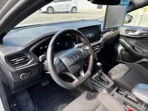FORD Focus 1.0 MHEV ST-Line X Automat