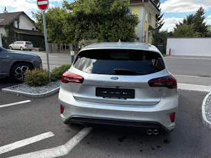 FORD Focus 1.0 MHEV ST-Line X Automat
