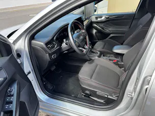 FORD Focus 1.0 MHEV ST-Line X Automat