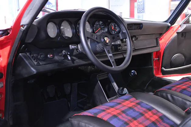 PORSCHE 911 SC Targa