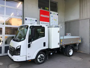ISUZU M21 T E Box und Kipper