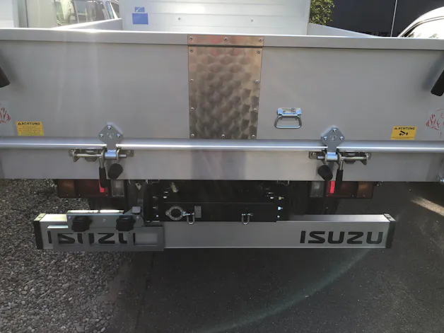 ISUZU M21 T E Box und Kipper