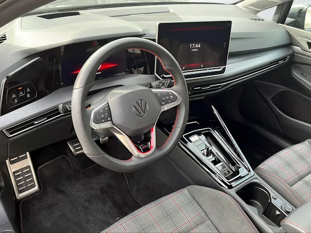 VW Golf VIII 2.0 TSI GTI DSG