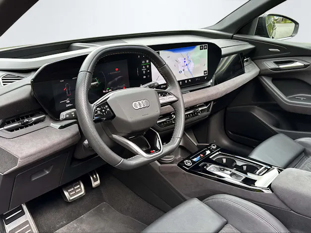 AUDI Q6 e-tron quattro