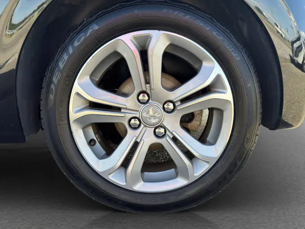 PEUGEOT 208 1.6 VTi Allure