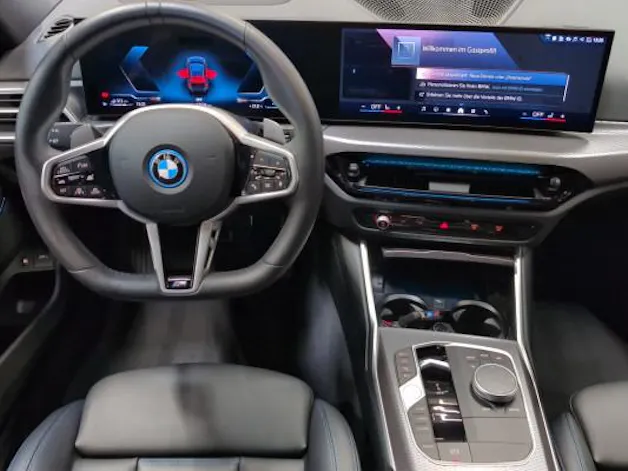 BMW 330e xDrive M Sport