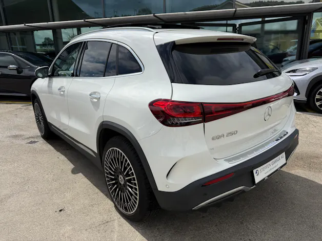 MERCEDES-BENZ EQA 250