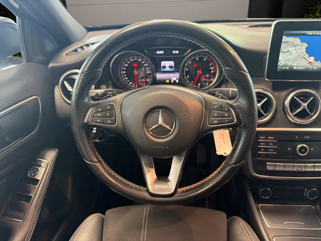 MERCEDES-BENZ A 200 7G-DCT