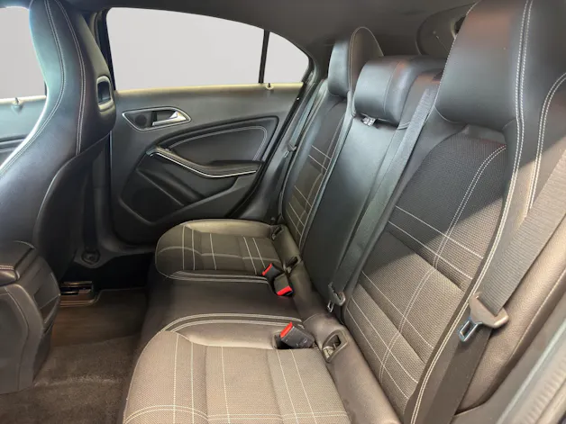 MERCEDES-BENZ A 200 7G-DCT