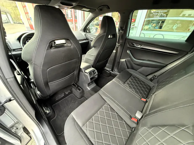 SKODA Karoq 2.0 TDI SCR SportLine 4x4 DSG