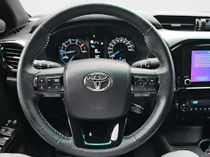 Toyota Hilux 2.8D-4D MHEV Invincible Double Cab 4x4 A