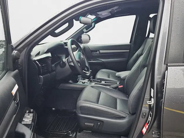 Toyota Hilux 2.8D-4D MHEV Invincible Double Cab 4x4 A