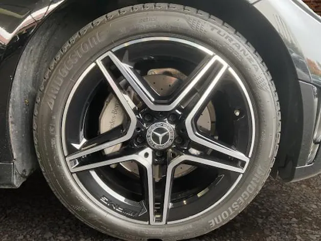 MERCEDES-BENZ C 200 AMG Line 4Matic