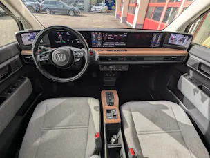 HONDA e Advance