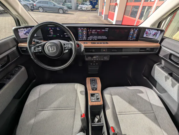 HONDA e Advance