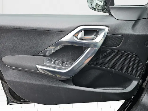 PEUGEOT 2008 1.2 PureTech Allure EAT6
