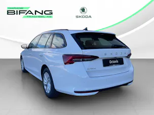 SKODA Octavia Combi 2.0 TDI DSG Selection