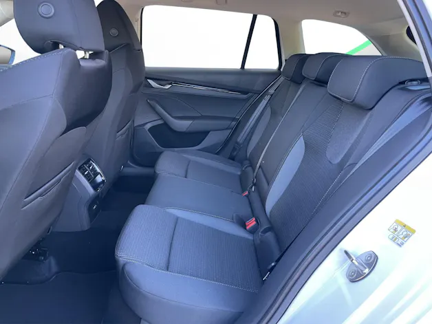 SKODA Octavia Combi 2.0 TDI DSG Selection