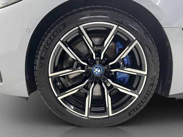 BMW i4 M50