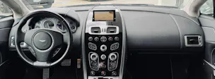 ASTON MARTIN V8 Vantage 4.7 S Sportshift *Facelift*