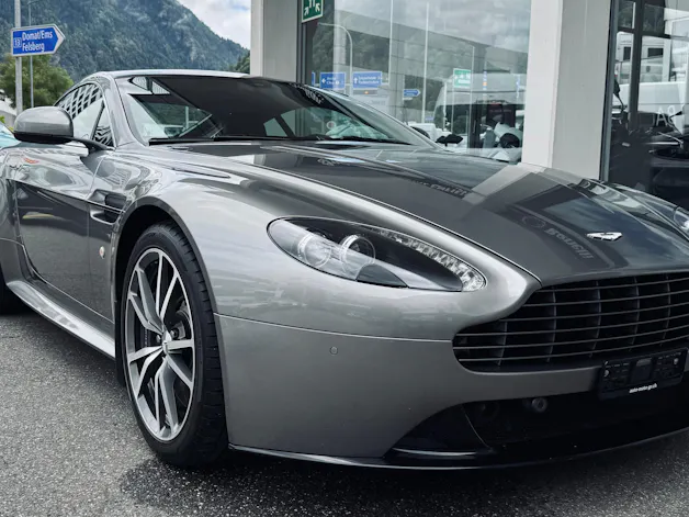 ASTON MARTIN V8 Vantage 4.7 S Sportshift *Facelift*