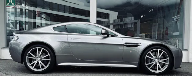 ASTON MARTIN V8 Vantage 4.7 S Sportshift *Facelift*