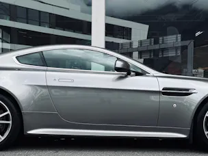 ASTON MARTIN V8 Vantage 4.7 S Sportshift *Facelift*