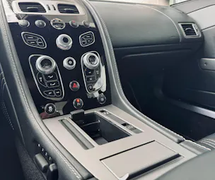 ASTON MARTIN V8 Vantage 4.7 S Sportshift *Facelift*