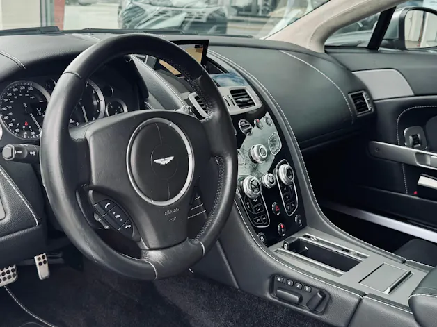 ASTON MARTIN V8 Vantage 4.7 S Sportshift *Facelift*