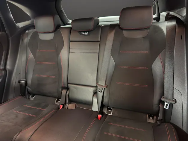 MERCEDES-BENZ GLA 220d AMG Line 4Matic