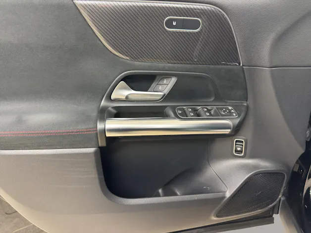 MERCEDES-BENZ GLA 220d AMG Line 4Matic
