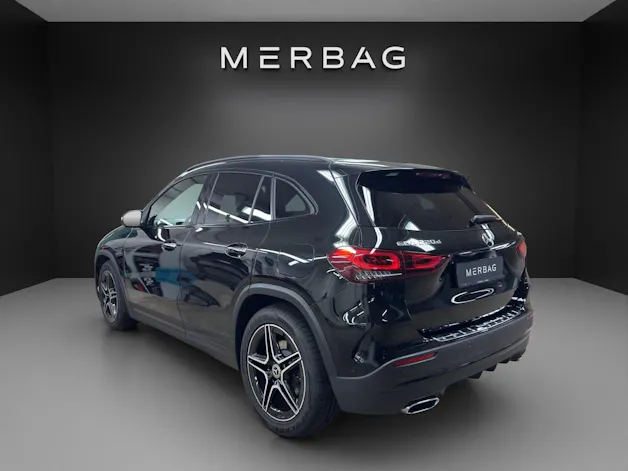 MERCEDES-BENZ GLA 220d AMG Line 4Matic