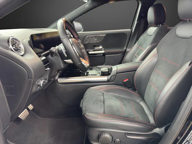 MERCEDES-BENZ GLA 220d AMG Line 4Matic
