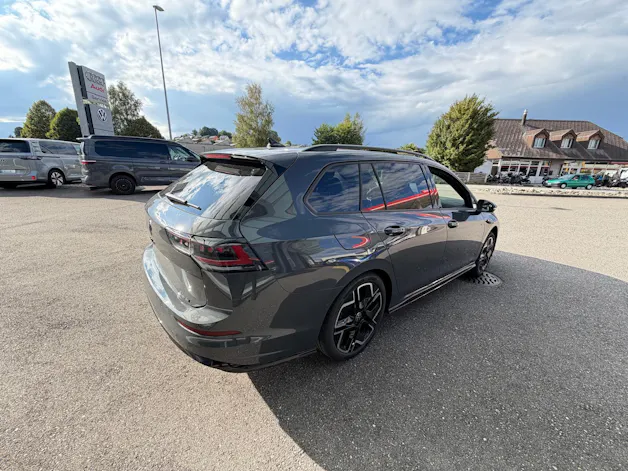 VW Golf Variant 2.0 TSI R-Line DSG 4 Motion