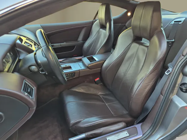 ASTON MARTIN DB9 Touchtronic 2