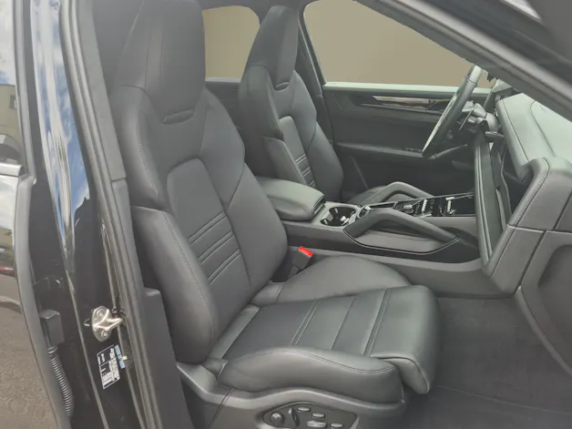 PORSCHE Cayenne Coupé GTS Tiptronic