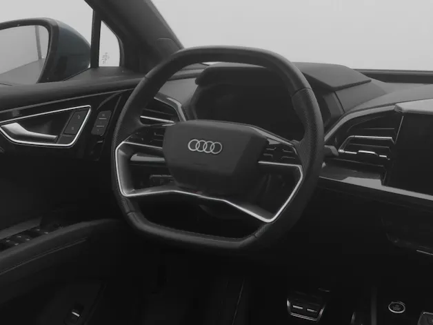 AUDI Q4 e-tron 50 quattro