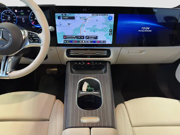 MERCEDES-BENZ CLA 350 Progressive 4MATIC EQ