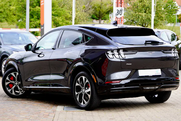 FORD Mustang MACH-E Premium AWD 72.6 kWh