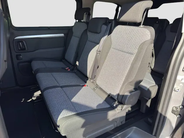 PEUGEOT Traveller Std. Family Ed. 2.2 BHDI 180 PS EAT 8