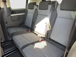 PEUGEOT Traveller Std. Family Ed. 2.2 BHDI 180 PS EAT 8