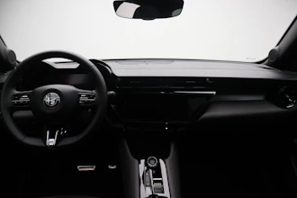 https://vehicle.imgix.net/4447825/3c00158b-e63a-4424-851b-f4ff4d953b63.JPG