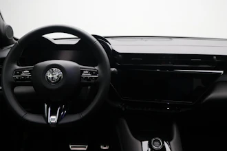 https://vehicle.imgix.net/4447825/7a2a20a4-8de4-4d58-8db3-63cde7461a78.JPG