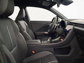 https://vehicle.imgix.net/4447832/db905698-2045-45ab-9742-bed7fb87c56d.jpg