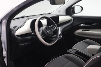https://vehicle.imgix.net/4447855/ff7fef71-c3f6-4436-9f1b-9515c7674d33.JPG