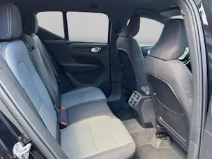 VOLVO XC40 2.0 B3 MH Plus Dark