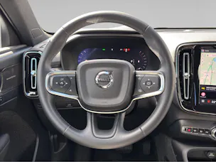 VOLVO XC40 2.0 B3 MH Plus Dark