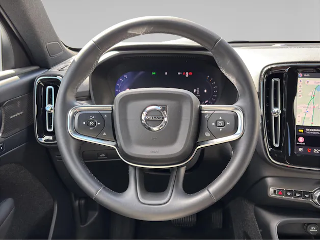 VOLVO XC40 2.0 B3 MH Plus Dark