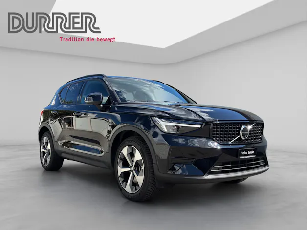 VOLVO XC40 2.0 B3 MH Plus Dark